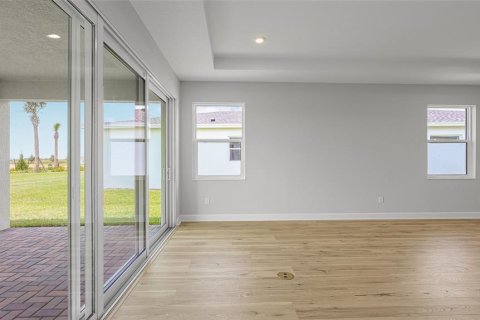 House in Tavares, Florida 2 bedrooms, 133.22 sq.m. № 2354674 - photo 11