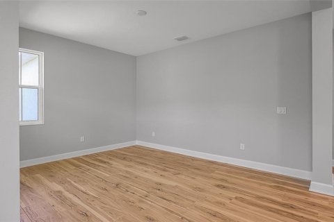 House in Tavares, Florida 2 bedrooms, 133.22 sq.m. № 2354674 - photo 14