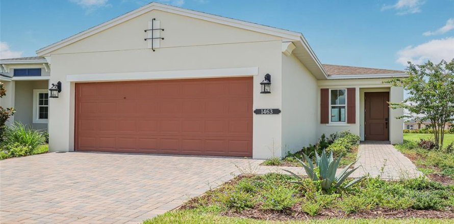 House in Tavares, Florida 2 bedrooms, 133.22 sq.m. № 2354674