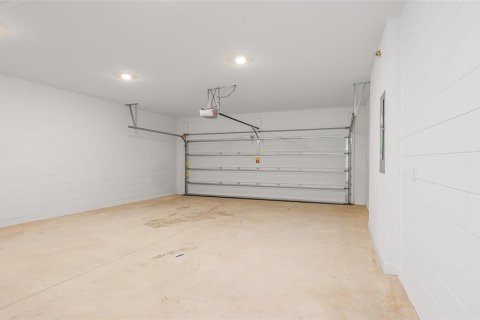 House in Tavares, Florida 2 bedrooms, 133.22 sq.m. № 2354674 - photo 25