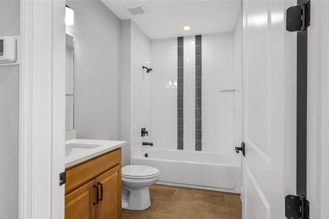 House in Tavares, Florida 2 bedrooms, 133.22 sq.m. № 2354674 - photo 23