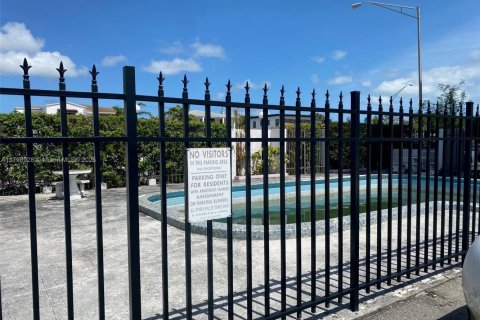 Condominio en venta en Miami, Florida, 1 dormitorio, 62.43 m2 № 1864264 - foto 30