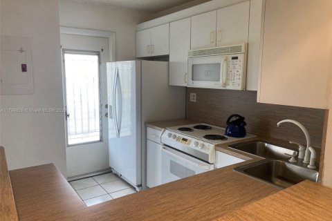Condominio en venta en Miami, Florida, 1 dormitorio, 62.43 m2 № 1864264 - foto 13