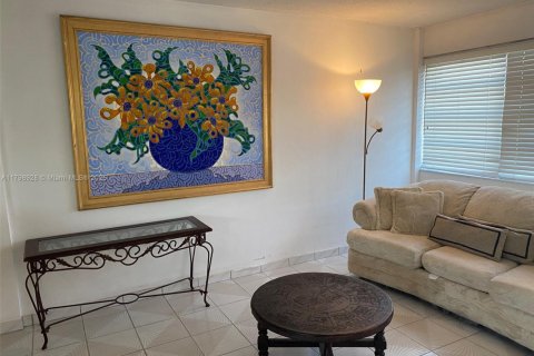 Condominio en venta en Miami, Florida, 1 dormitorio, 62.43 m2 № 1864264 - foto 9