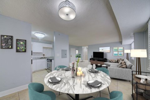 Condo in Saint Petersburg, Florida, 2 bedrooms  № 1736355 - photo 4