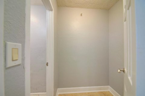 Condo in Saint Petersburg, Florida, 2 bedrooms  № 1736355 - photo 10