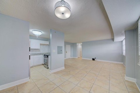Condo in Saint Petersburg, Florida, 2 bedrooms  № 1736355 - photo 28