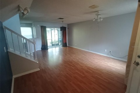 Townhouse in Tampa, Florida 2 bedrooms, 99.41 sq.m. № 1876818 - photo 15