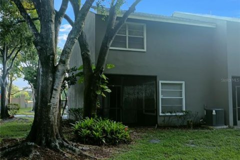 Townhouse in Tampa, Florida 2 bedrooms, 99.41 sq.m. № 1876818 - photo 12