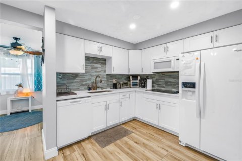 Casa en venta en Largo, Florida, 2 dormitorios, 98.01 m2 № 1841947 - foto 15