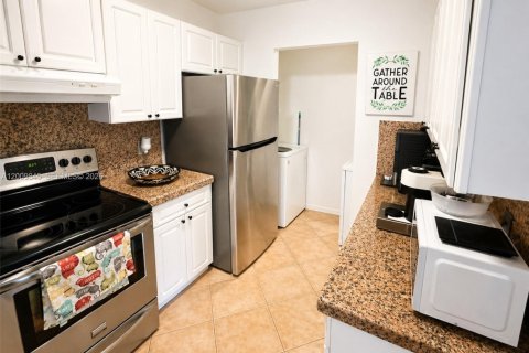Condo in Aventura, Florida, 2 bedrooms № 2090029 - photo 6
