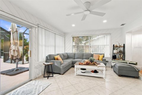 House in Seminole, Florida 3 bedrooms, 136.01 sq.m. № 2406670 - photo 24