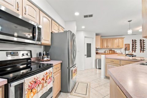 House in Seminole, Florida 3 bedrooms, 136.01 sq.m. № 2406670 - photo 13