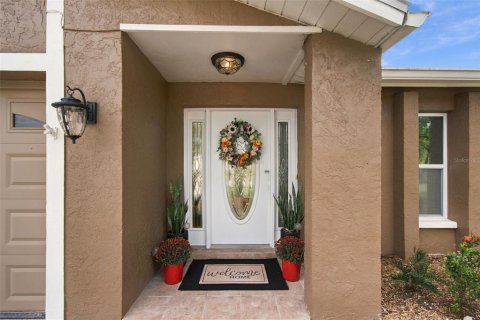 House in Seminole, Florida 3 bedrooms, 136.01 sq.m. № 2406670 - photo 3