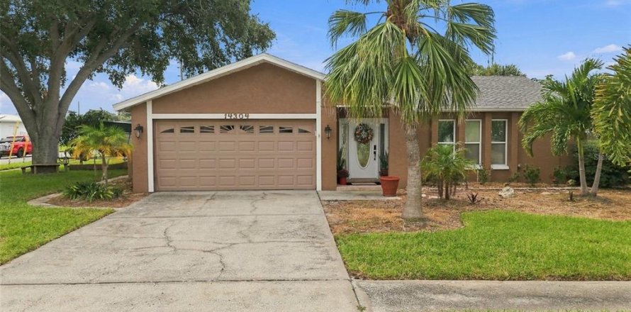House in Seminole, Florida 3 bedrooms, 136.01 sq.m. № 2406670