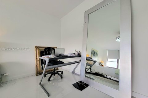 Condo in Hollywood, Florida, 2 bedrooms  № 2154590 - photo 11