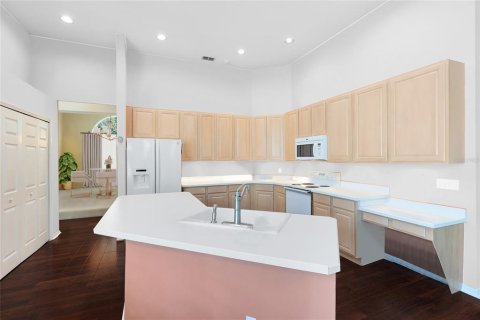 House in Orlando, Florida 5 bedrooms, 288.09 sq.m. № 1722871 - photo 20