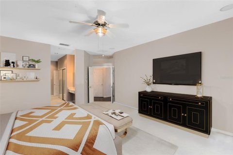 House in Orlando, Florida 5 bedrooms, 288.09 sq.m. № 1722871 - photo 6
