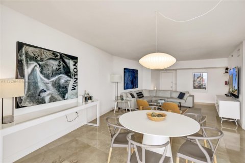 Condo in Miami Beach, Florida, 2 bedrooms  № 1692604 - photo 6