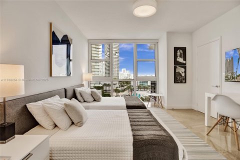 Condo in Miami Beach, Florida, 2 bedrooms  № 1692604 - photo 13