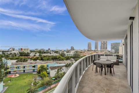 Condo in Miami Beach, Florida, 2 bedrooms  № 1692604 - photo 20