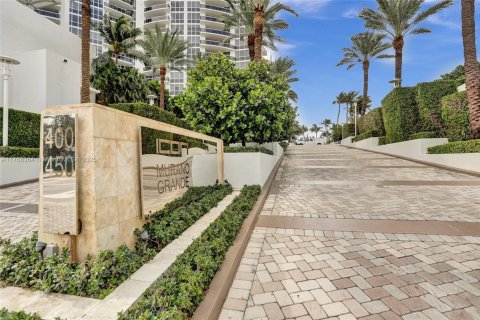 Condo in Miami Beach, Florida, 2 bedrooms  № 1692604 - photo 23