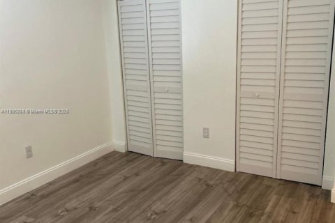 Copropriété à louer à Hialeah, Floride: 2 chambres, 101.73 m2 № 1966252 - photo 2