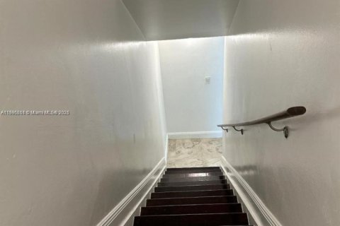 Copropriété à louer à Hialeah, Floride: 2 chambres, 101.73 m2 № 1966252 - photo 8