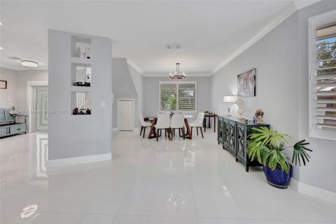 Casa en venta en Miami, Florida, 5 dormitorios, 247.77 m2 № 1868803 - foto 15