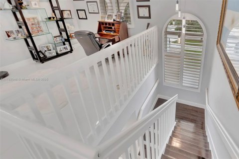 Casa en venta en Miami, Florida, 5 dormitorios, 247.77 m2 № 1868803 - foto 28