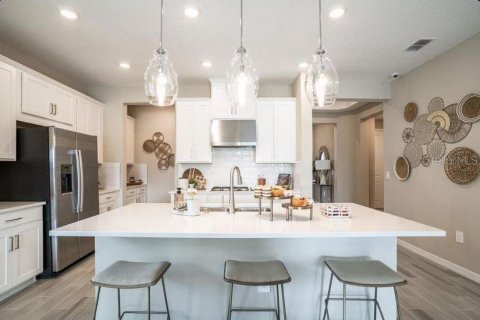Casa en venta en Auburndale, Florida, 4 dormitorios, 222.41 m2 № 1829712 - foto 3