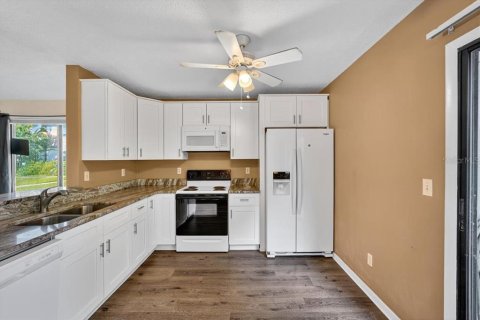 Touwnhouse à vendre à Daytona Beach, Floride: 2 chambres, 116.13 m2 № 1906627 - photo 7