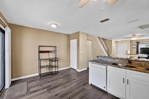 Touwnhouse à vendre à Daytona Beach, Floride: 2 chambres, 116.13 m2 № 1906627 - photo 2
