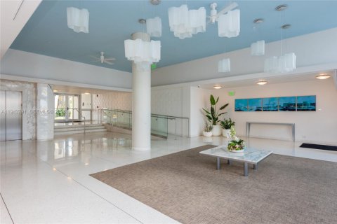 Condominio en venta en Miami Beach, Florida, 1 dormitorio, 79.8 m2 № 2000593 - foto 3