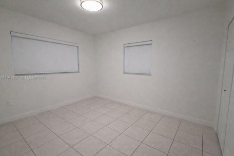 Снять в аренду виллу или дом в Майами, Флорида 4 спальни, 125.98м2, № 2005380 - фото 9