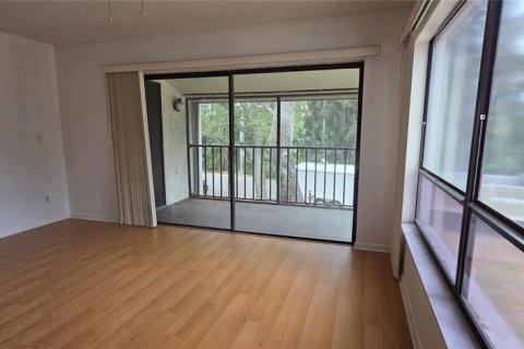 Condo in Largo, Florida, 2 bedrooms  № 2215250 - photo 7