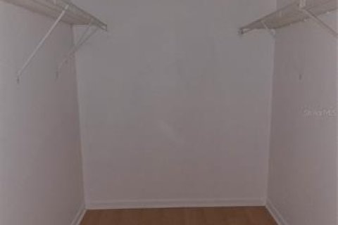 Condo in Largo, Florida, 2 bedrooms  № 2215250 - photo 12