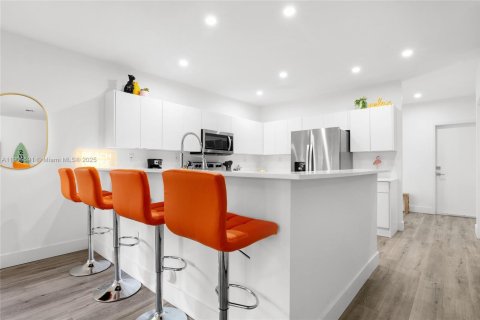 Townhouse in Pompano Beach, Florida 3 bedrooms, 183.02 sq.m. № 1956231 - photo 9