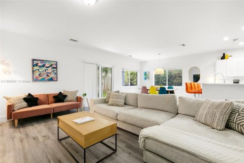 Townhouse in Pompano Beach, Florida 3 bedrooms, 183.02 sq.m. № 1956231 - photo 13