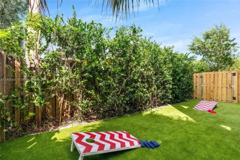 Townhouse in Pompano Beach, Florida 3 bedrooms, 183.02 sq.m. № 1956231 - photo 26