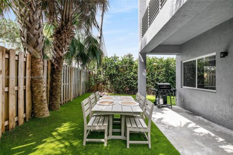 Townhouse in Pompano Beach, Florida 3 bedrooms, 183.02 sq.m. № 1956231 - photo 28