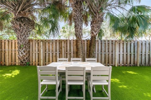 Townhouse in Pompano Beach, Florida 3 bedrooms, 183.02 sq.m. № 1956231 - photo 27