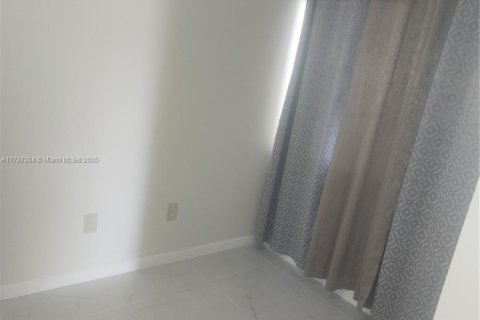 Condo in Miami Gardens, Florida, 2 bedrooms  № 1731062 - photo 6