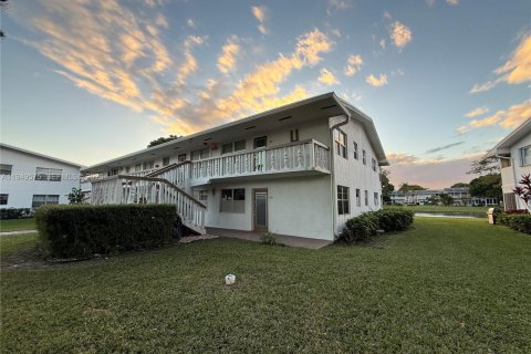 Condo in Deerfield Beach, Florida, 2 bedrooms  № 2005200 - photo 10