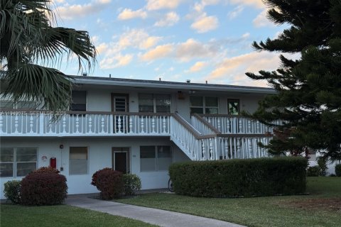Condo in Deerfield Beach, Florida, 2 bedrooms  № 2005200 - photo 2