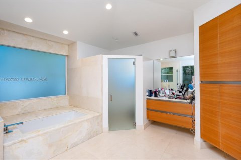 Casa en alquiler en Weston, Florida, 4 dormitorios, 331.48 m2 № 2085757 - foto 19