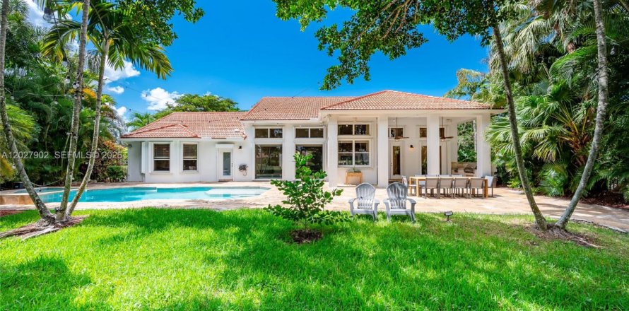 Casa en Weston, Florida 4 dormitorios, 331.48 m2 № 2085757