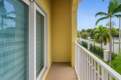 Condominio en venta en Doral, Florida, 3 dormitorios, 119.29 m2 № 1943601 - foto 7
