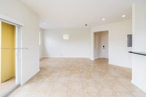 Condominio en venta en Doral, Florida, 3 dormitorios, 119.29 m2 № 1943601 - foto 5