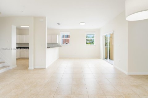 Condominio en venta en Doral, Florida, 3 dormitorios, 119.29 m2 № 1943601 - foto 3